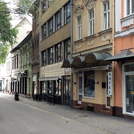 Kucko Panzio Gyor Διαμέρισμα Εξωτερικό φωτογραφία